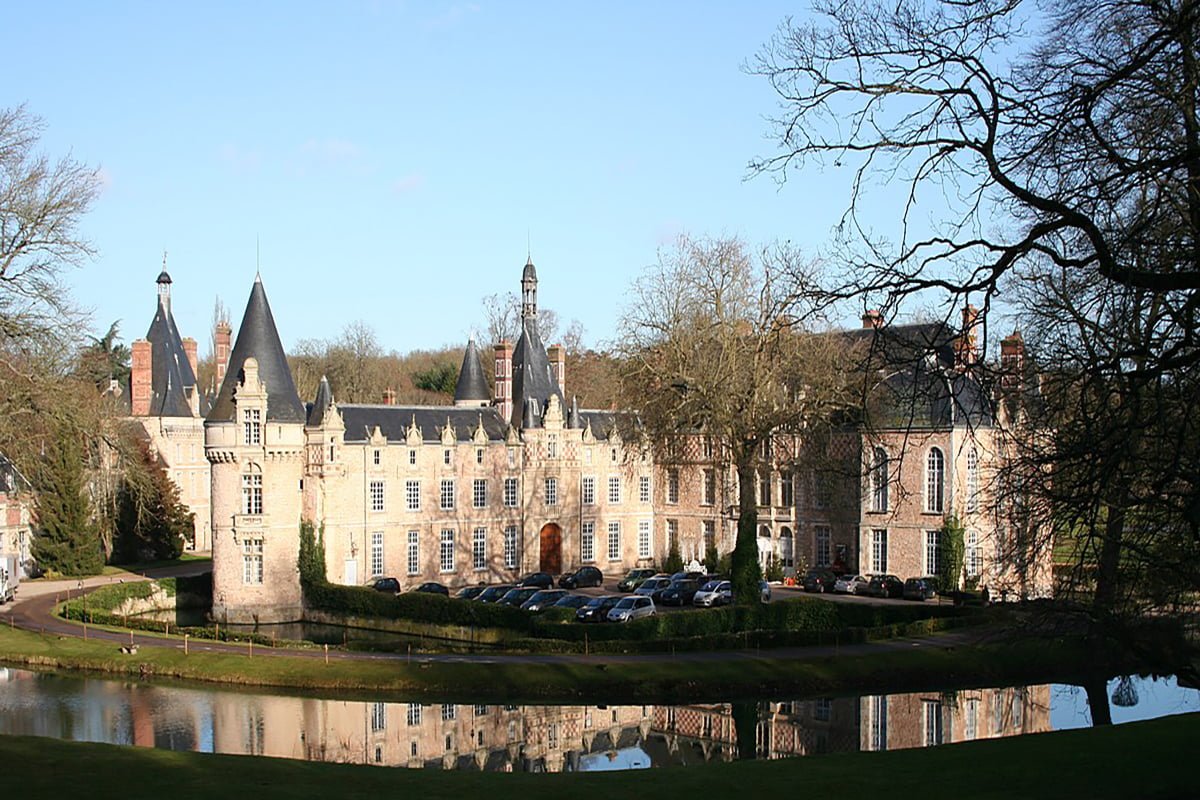 CHÂTEAU D’ESCLIMONT, FRANCE