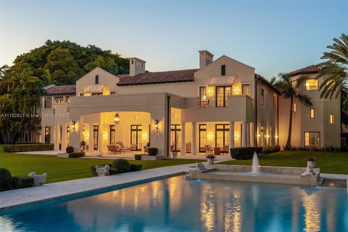 VILLA CALABASAS